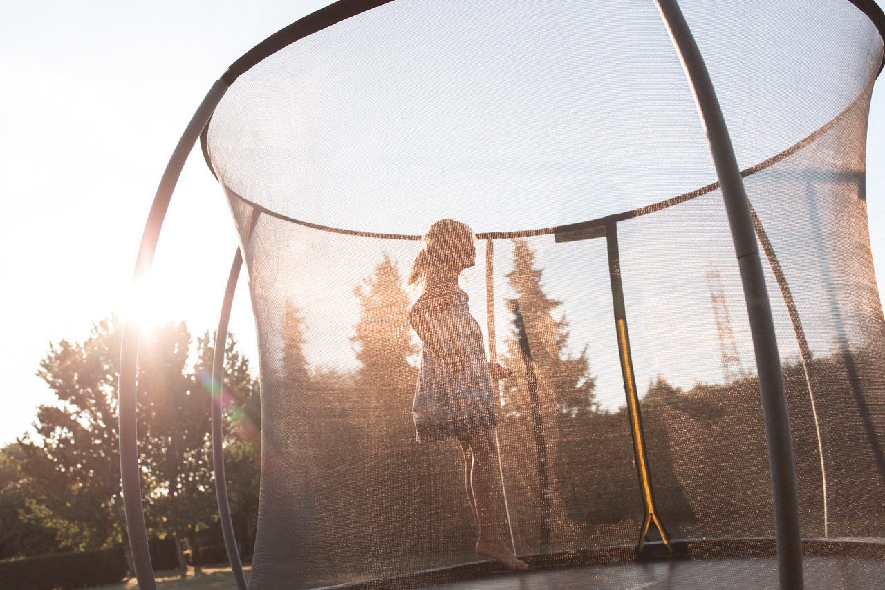 Lire la suite à propos de l’article Quelle taille choisir pour un trampoline ?